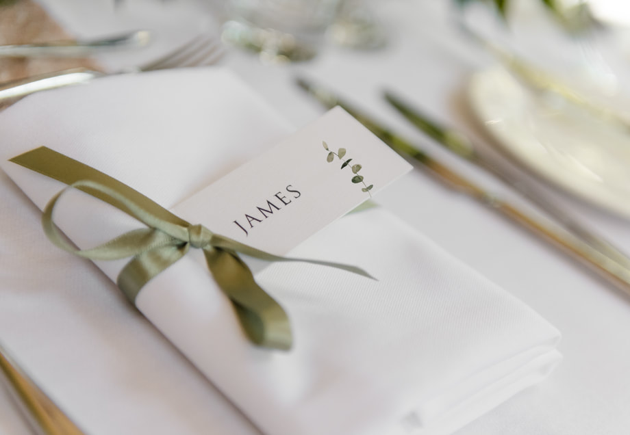 Place card setting